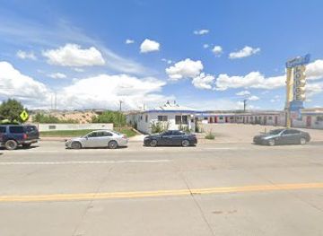 new-mexico/gallup/shop/country-friends