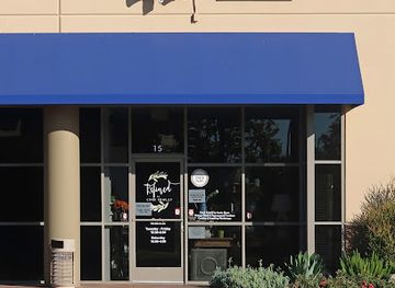 california/santa-clarita/valencia/shop/refined-vintage-boutique