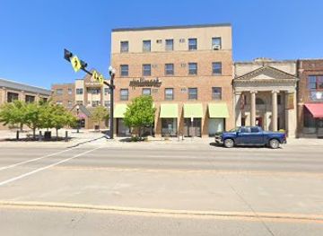 north-dakota/wahpeton/shop/hallmark-gold-crown