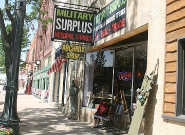 illinois/mississippi-palisades-state-park/shop/savanna-military-surplus