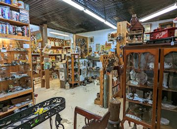 missouri/ozarks/shop/ozark-antiques