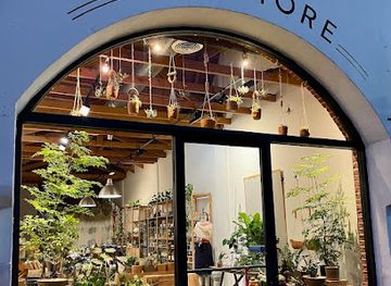 california/los-angeles/hollywood/shop/the-give-store