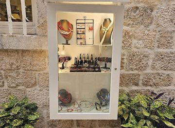croatia/hvar-island/shop/coral-shop-hvar