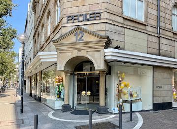 germany/frankfurt/shop/august-pfuller-women-men