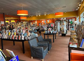 north-carolina/chapel-hill/shop/flyleaf-books