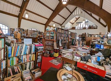 minnesota/lake-superior-s-north-shore/shop/chester-creek-books-antiques