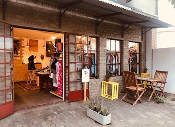 namibia/windhoek/shop/the-red-shelf-thrift-consignment