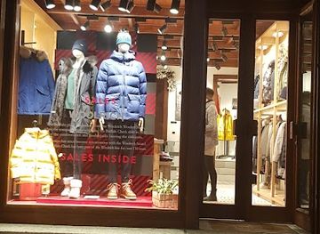 italy/courmayeur/shop/woolrich-store-courmayeur