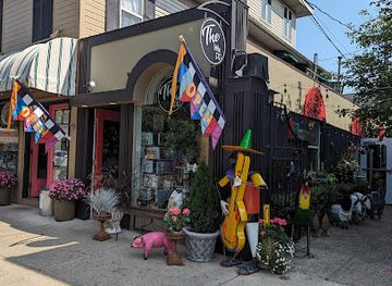 michigan/saugatuck/shop/the-little-pp