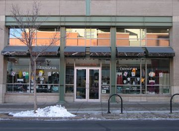 colorado/boulder/shop/lunieva