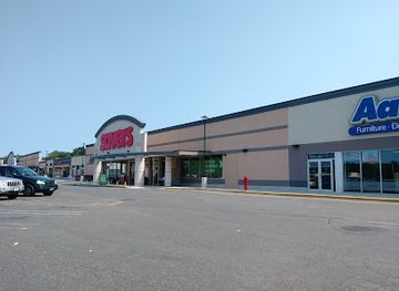 massachusetts/hampden-county/shop/springfield-plaza