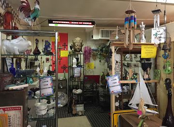 florida/pensacola/shop/blue-moon-antique-mall