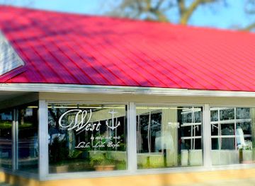 iowa/iowa-great-lakes/shop/west-boutique