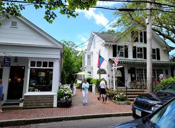 massachusetts/martha-s-vineyard/shop/past-presents