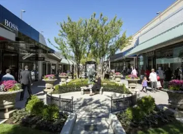 illinois/northwestern-illinois/shop/westfield-old-orchard