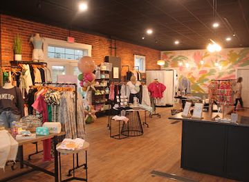 indiana/southwest-indiana/shop/the-mac-boutique