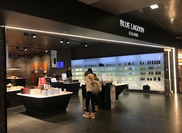 iceland/laugavegur-trail/shop/blue-lagoon-store-reykjavik