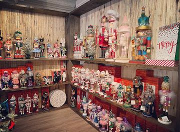 michigan/traverse-city/shop/tuck-s-of-traverse-city