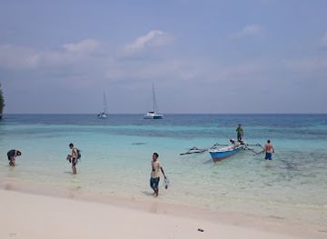 indonesia/togean-islands/shop/karina-beach