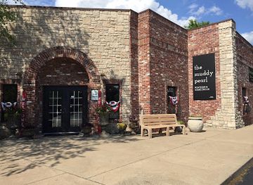 missouri/southwest-missouri/shop/the-muddy-pearl