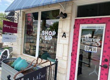 texas/new-braunfels/shop/alluring-treasures-boutique-and-patio-bar