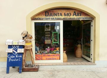 cabo-verde/santa-maria-beach/shop/shop-fair-trade-djunta-mo-art