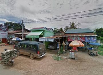 cambodia/stung-treng/shop/vanna-vongsomphors-cloth-shop