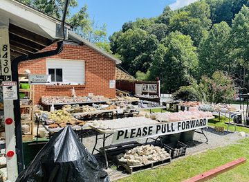 north-carolina/blue-ridge-mountains/shop/rockhound-ridge-gem-mine