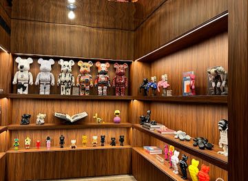 lebanon/metn/shop/pop-up-concepts-flagship