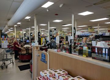 maine/old-orchard-beach/shop/landry-s-shop-n-save