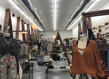 california/san-diego-beaches/shop/creations-boutique