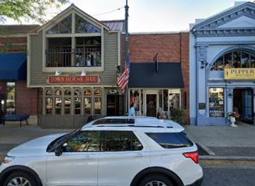 michigan/charlevoix/shop/boutique-emmanuel