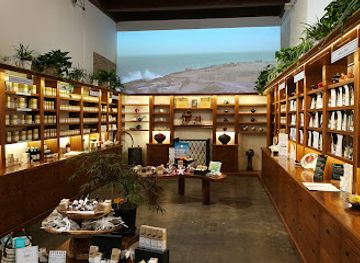 spain/andalusia/shop/patio-de-los-perfumes