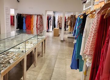 sri-lanka/colombo-district/shop/the-design-collective-store