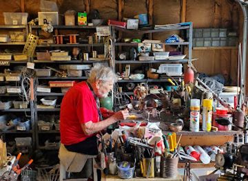 maine/acadia-national-park/shop/ernie-s-antiques