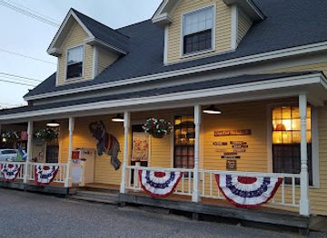 new-hampshire/lakes-region/shop/common-man-company-store