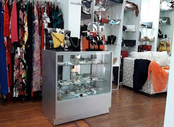 jamaica/kingston/shop/angela-s