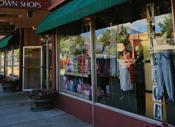 arizona/coconino-national-forest/shop/black-hound-gallerie