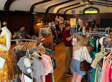 michigan/grand-rapids/shop/the-august-connection