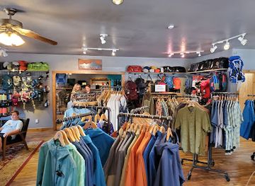 new-mexico/taos-ski-valley/shop/taos-mountain-outfitters-red-river