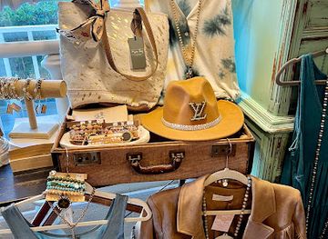missouri/lake-of-the-ozarks/shop/shabby-chic-boutique
