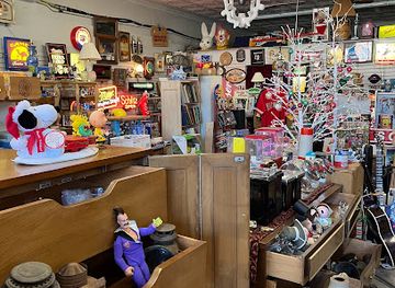 massachusetts/western-massachusetts/shop/stanley-s-vintage-finds