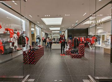 singapore/orchard-road/shop/boss