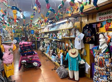 texas/laredo/shop/basket-pottery-alley