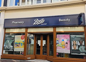 jersey/st-helier-waterfront/shop/boots