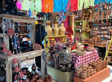 honduras/la-paz-region/shop/souvenir-el-buen-amigo