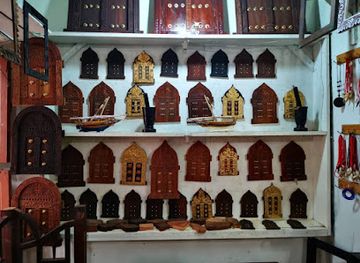 tanzania/stone-town/shop/tamim-curio-shop
