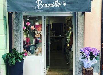 italy/liguria/shop/brunette