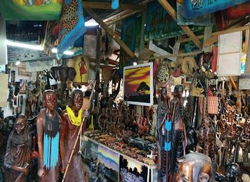 kenya/great-rift-valley/shop/rift-valley-collectors-den-lanet-gate