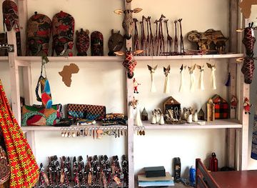 central-african-republic/sangha-mbaere/shop/mama-africa-gift-shop